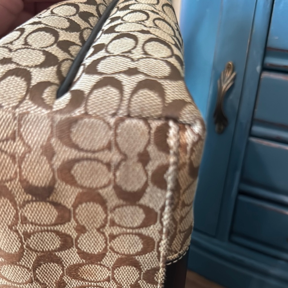 ๐๐ป๐๐คCoach Brown and tan mini Bag with Signature - Picture 10 of 15